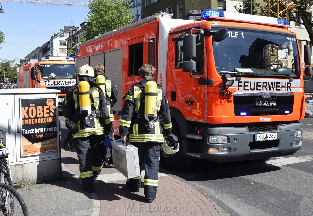 Einsatz BF Reizgas Koeln Kalk Kalk Arcaden P12.JPG - Miklos Laubert